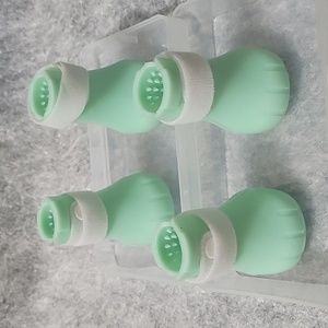 Host pick 😻 Silicone Anti-Scratch Cat Shoes NIP